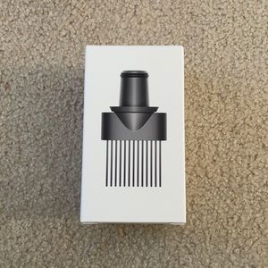 NIB dyson wide tooth comb attachment